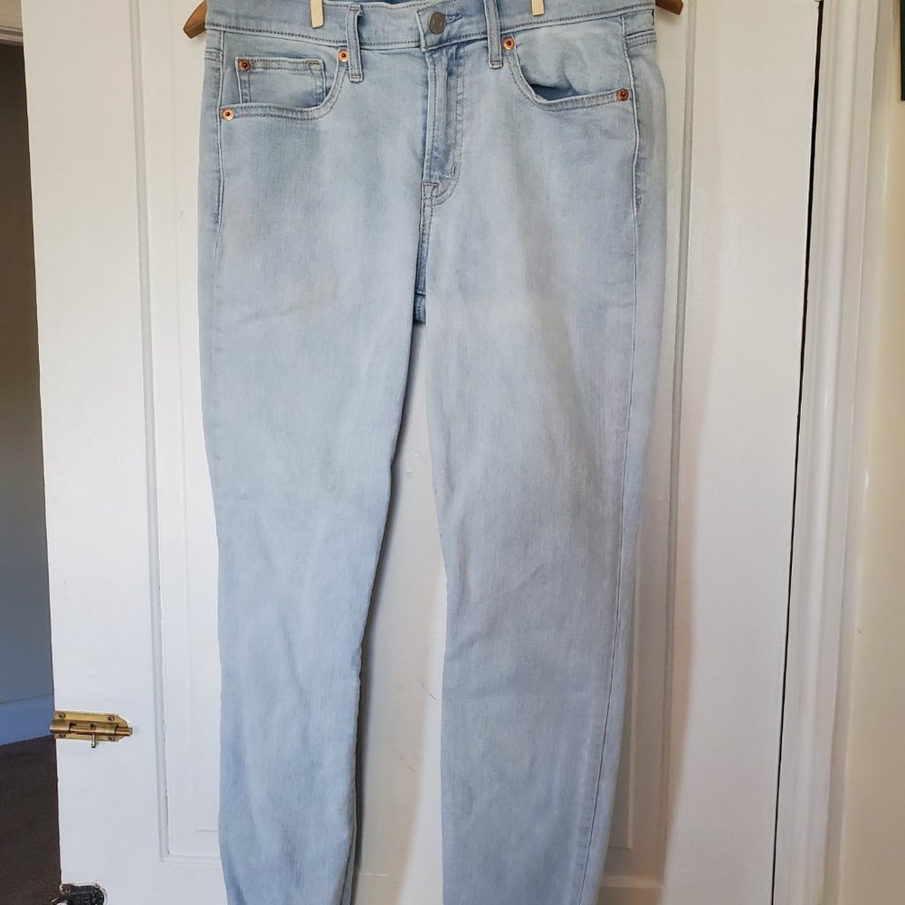 Gap Women's 29 True Fit Light Wash Skinny Jeans